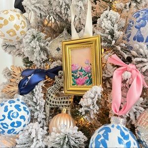 Painted Floral Ornament 💐